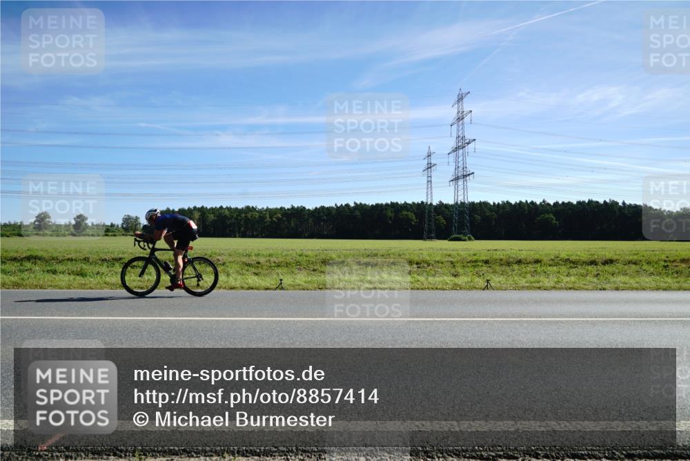 07.09.2025 - 19. Norderstedt Triathlon Michael Burmester http://msf.ph/oto/8857414 07.09.2025 11:19:29 Radfahren  meine-sportfotos.de
