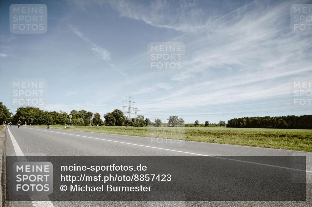 07.09.2025 - 19. Norderstedt Triathlon Michael Burmester http://msf.ph/oto/8857423 07.09.2025 12:24:26 Radfahren 1350 meine-sportfotos.de