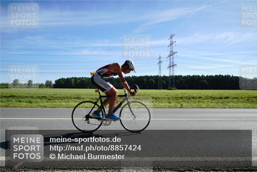 07.09.2025 - 19. Norderstedt Triathlon Michael Burmester http://msf.ph/oto/8857424 07.09.2025 11:19:41 Radfahren 1186 meine-sportfotos.de