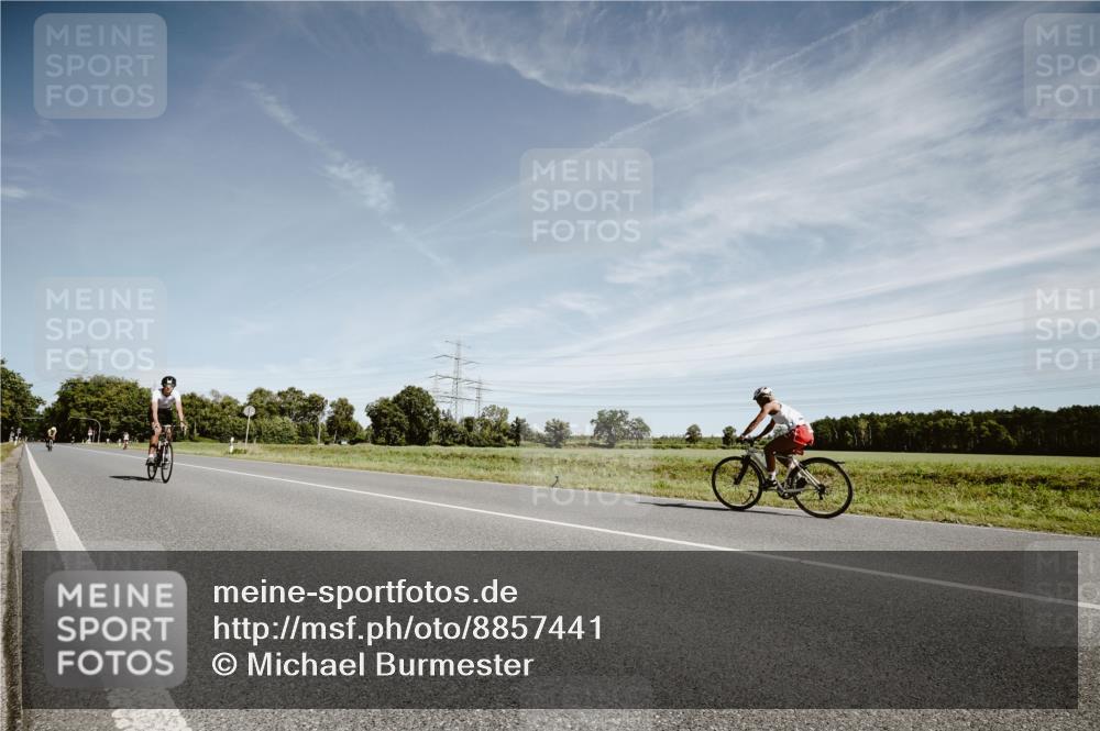 07.09.2025 - 19. Norderstedt Triathlon Michael Burmester http://msf.ph/oto/8857441 07.09.2025 12:24:39 Radfahren 814 meine-sportfotos.de