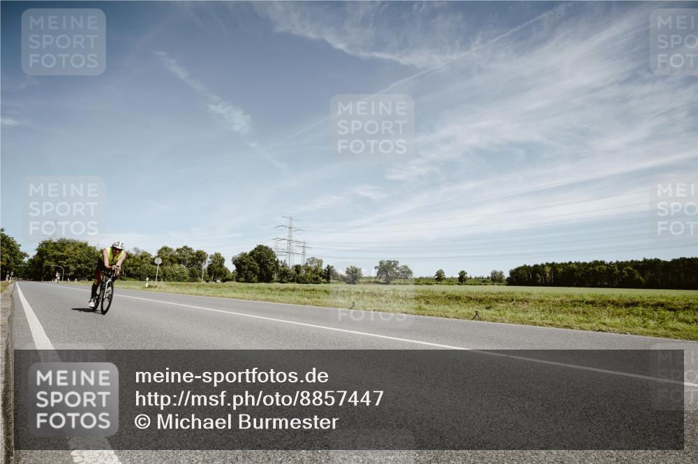 07.09.2025 - 19. Norderstedt Triathlon Michael Burmester http://msf.ph/oto/8857447 07.09.2025 12:24:43 Radfahren 814, 1294 meine-sportfotos.de