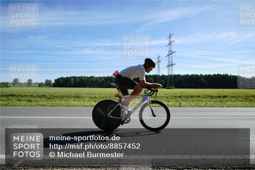 07.09.2025 - 19. Norderstedt Triathlon Michael Burmester http://msf.ph/oto/8857452 07.09.2025 11:20:02 Radfahren 284 meine-sportfotos.de