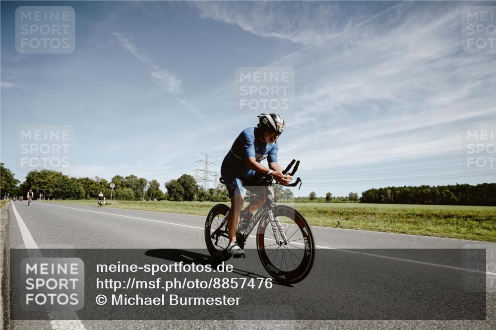 07.09.2025 - 19. Norderstedt Triathlon Michael Burmester http://msf.ph/oto/8857476 07.09.2025 12:25:05 Radfahren 301, 825 meine-sportfotos.de
