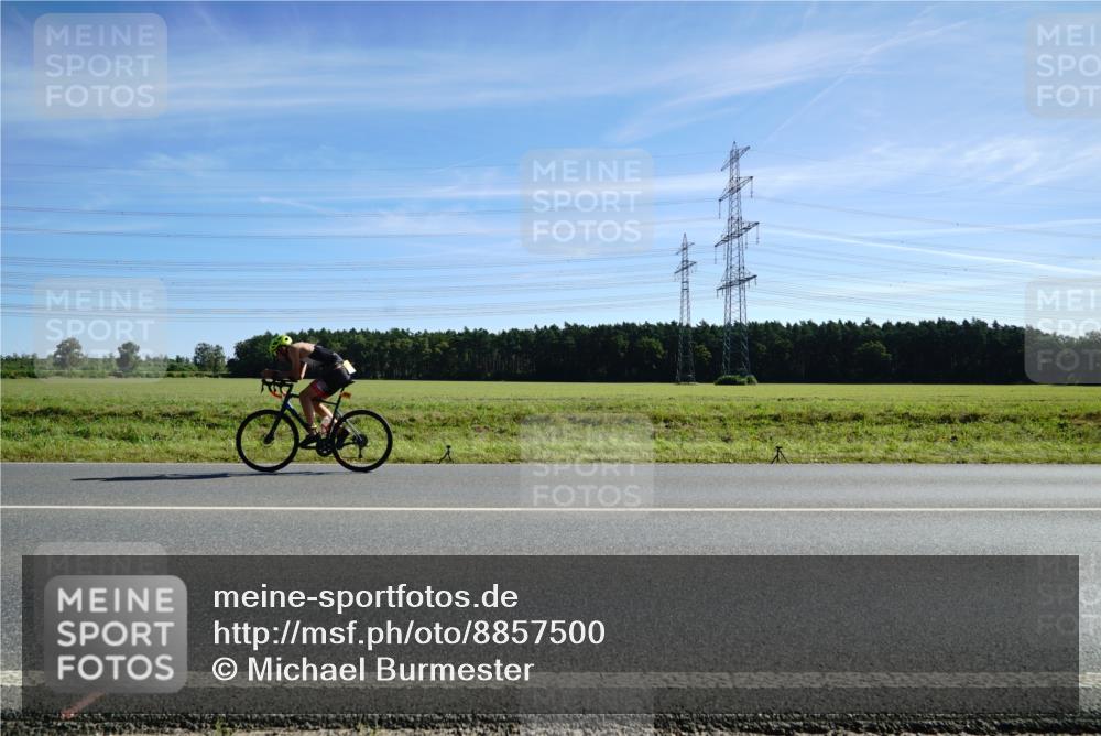07.09.2025 - 19. Norderstedt Triathlon Michael Burmester http://msf.ph/oto/8857500 07.09.2025 11:20:38 Radfahren  meine-sportfotos.de