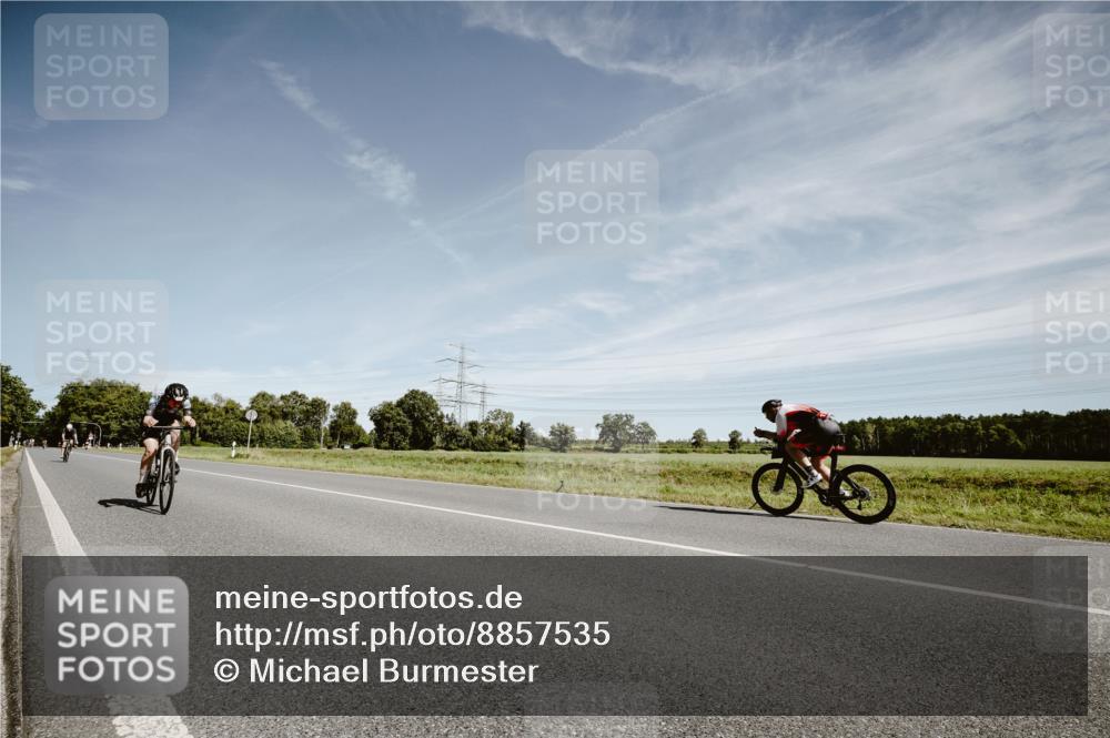 07.09.2025 - 19. Norderstedt Triathlon Michael Burmester http://msf.ph/oto/8857535 07.09.2025 12:25:31 Radfahren 1234, 1343 meine-sportfotos.de