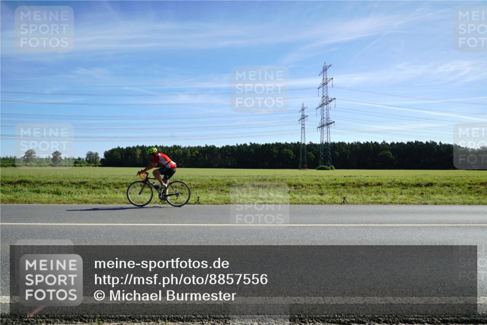07.09.2025 - 19. Norderstedt Triathlon Michael Burmester http://msf.ph/oto/8857556 07.09.2025 11:21:17 Radfahren 1181 meine-sportfotos.de