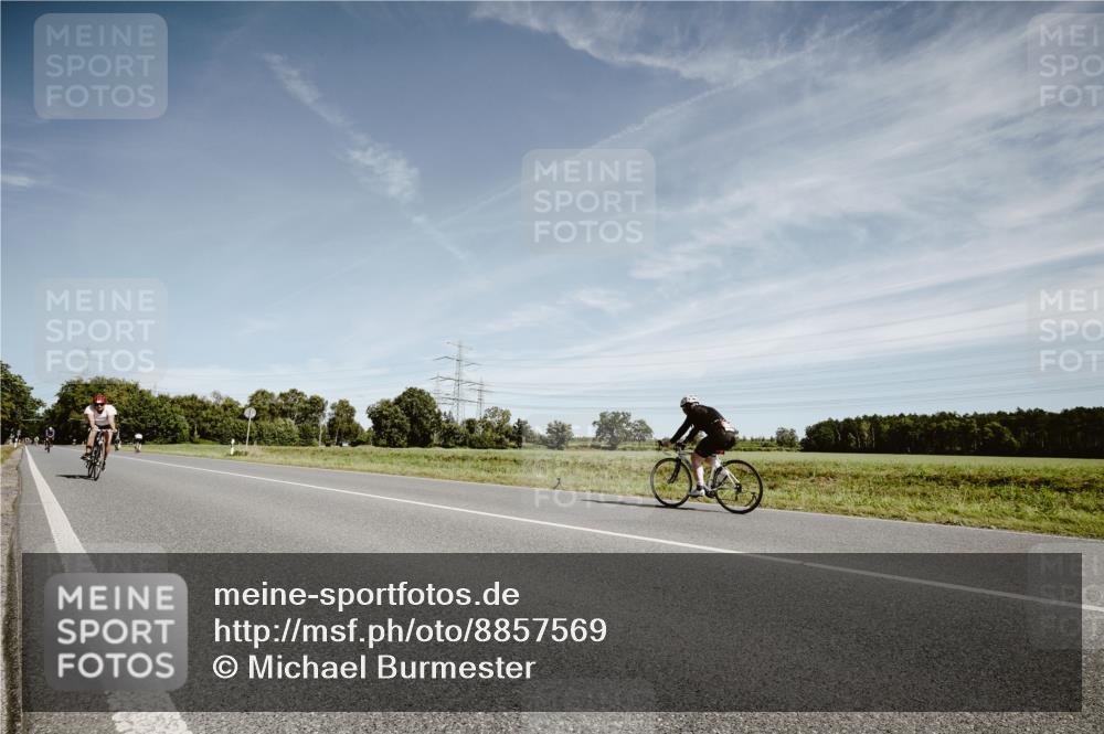 07.09.2025 - 19. Norderstedt Triathlon Michael Burmester http://msf.ph/oto/8857569 07.09.2025 12:25:46 Radfahren 150, 850 meine-sportfotos.de