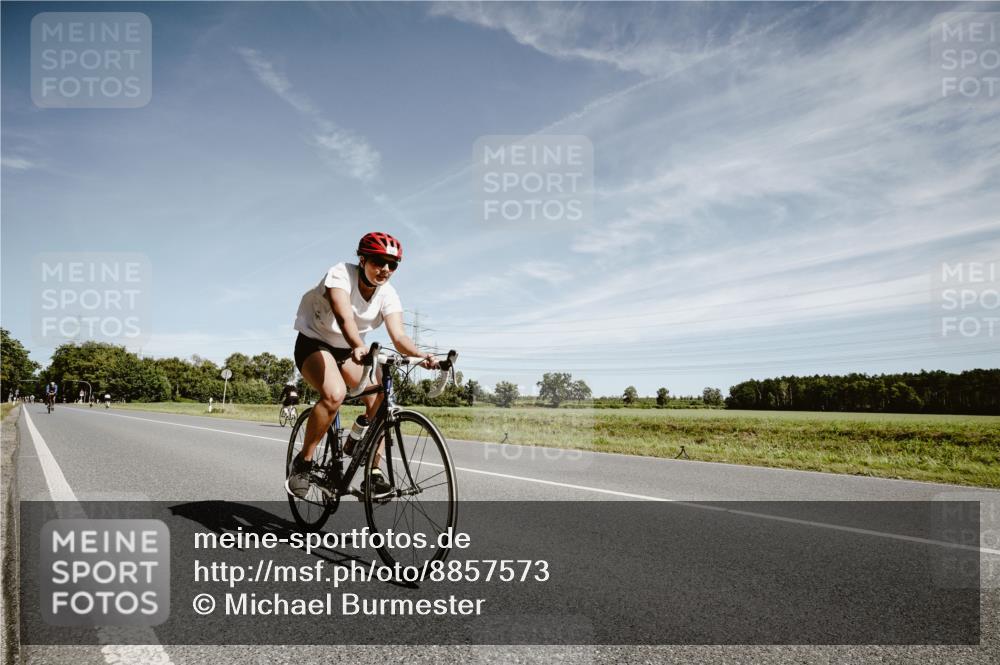 07.09.2025 - 19. Norderstedt Triathlon Michael Burmester http://msf.ph/oto/8857573 07.09.2025 12:25:47 Radfahren 150 meine-sportfotos.de