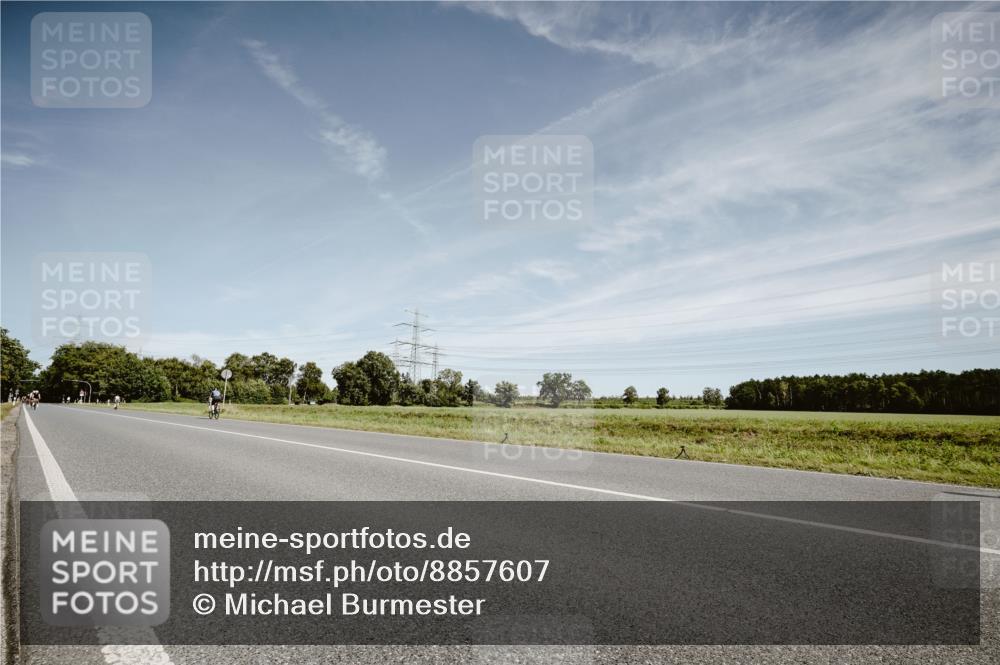 07.09.2025 - 19. Norderstedt Triathlon Michael Burmester http://msf.ph/oto/8857607 07.09.2025 12:26:06 Radfahren 754, 762 meine-sportfotos.de