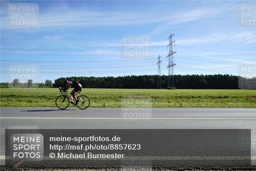 07.09.2025 - 19. Norderstedt Triathlon Michael Burmester http://msf.ph/oto/8857623 07.09.2025 11:21:46 Radfahren 821, 1156 meine-sportfotos.de