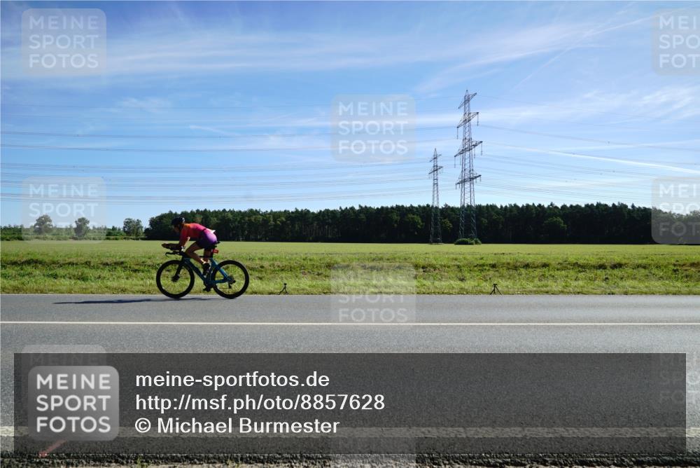 07.09.2025 - 19. Norderstedt Triathlon Michael Burmester http://msf.ph/oto/8857628 07.09.2025 11:21:51 Radfahren 1170 meine-sportfotos.de