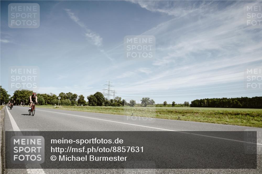 07.09.2025 - 19. Norderstedt Triathlon Michael Burmester http://msf.ph/oto/8857631 07.09.2025 12:26:19 Radfahren 759 meine-sportfotos.de