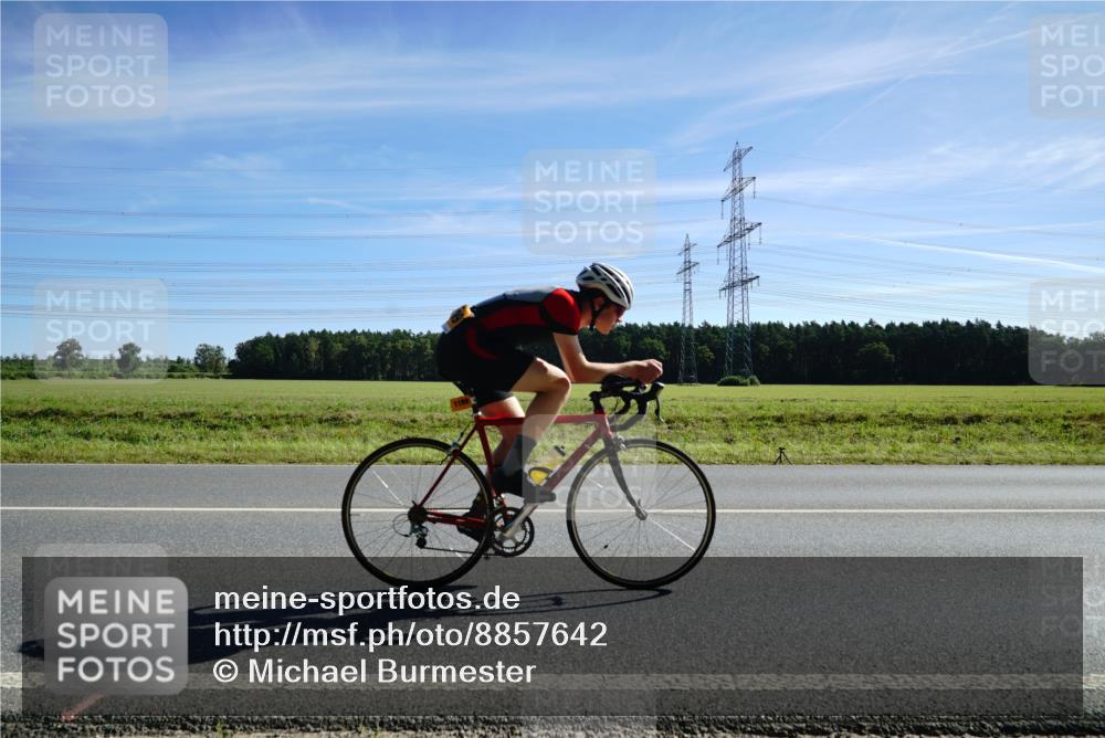 07.09.2025 - 19. Norderstedt Triathlon Michael Burmester http://msf.ph/oto/8857642 07.09.2025 11:22:07 Radfahren 1199 meine-sportfotos.de