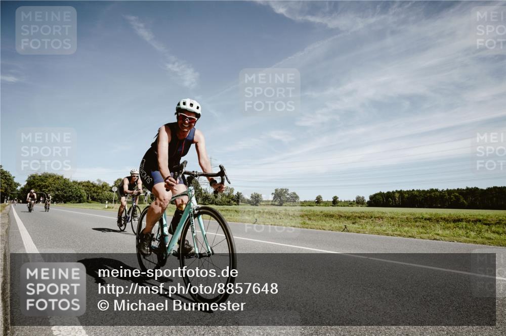 07.09.2025 - 19. Norderstedt Triathlon Michael Burmester http://msf.ph/oto/8857648 07.09.2025 12:26:25 Radfahren 216, 239, 290, 813, 1262 meine-sportfotos.de