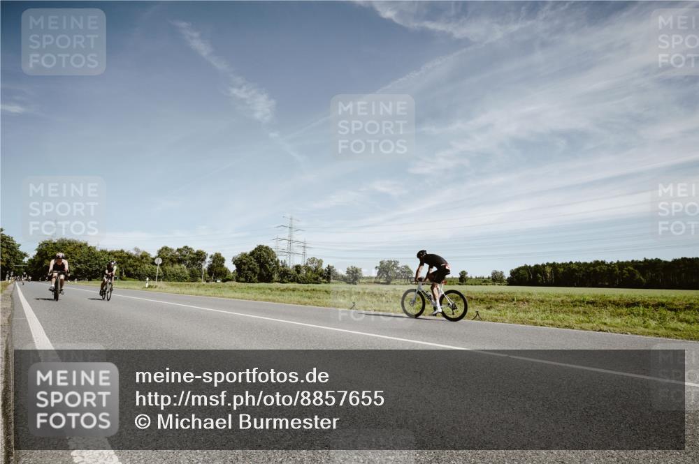 07.09.2025 - 19. Norderstedt Triathlon Michael Burmester http://msf.ph/oto/8857655 07.09.2025 12:26:26 Radfahren 216, 239, 290, 813, 1262 meine-sportfotos.de