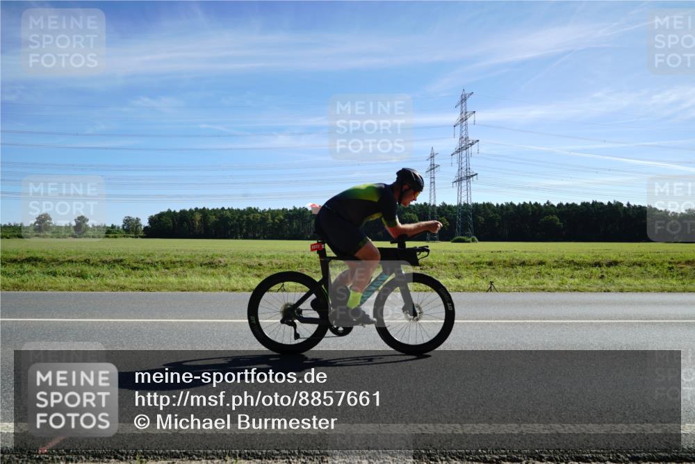 07.09.2025 - 19. Norderstedt Triathlon Michael Burmester http://msf.ph/oto/8857661 07.09.2025 11:22:25 Radfahren 833, 1377 meine-sportfotos.de