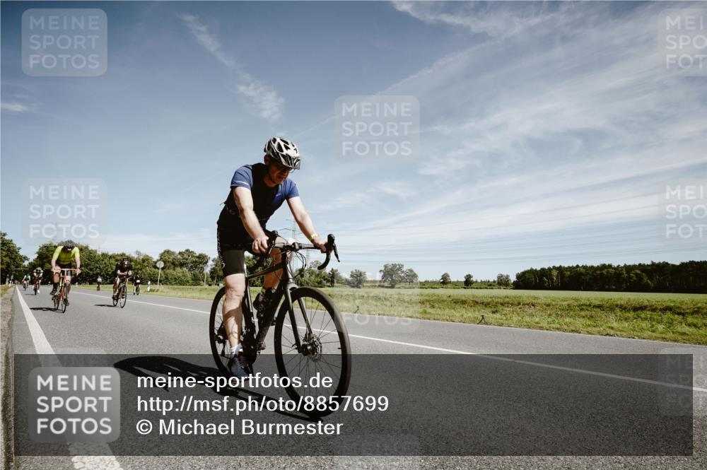 07.09.2025 - 19. Norderstedt Triathlon Michael Burmester http://msf.ph/oto/8857699 07.09.2025 12:26:47 Radfahren 247, 695, 712, 1231, 1235, 1384 meine-sportfotos.de