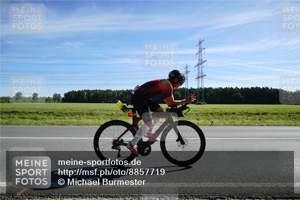 07.09.2025 - 19. Norderstedt Triathlon Michael Burmester http://msf.ph/oto/8857719 07.09.2025 11:22:57 Radfahren 199, 1155 meine-sportfotos.de