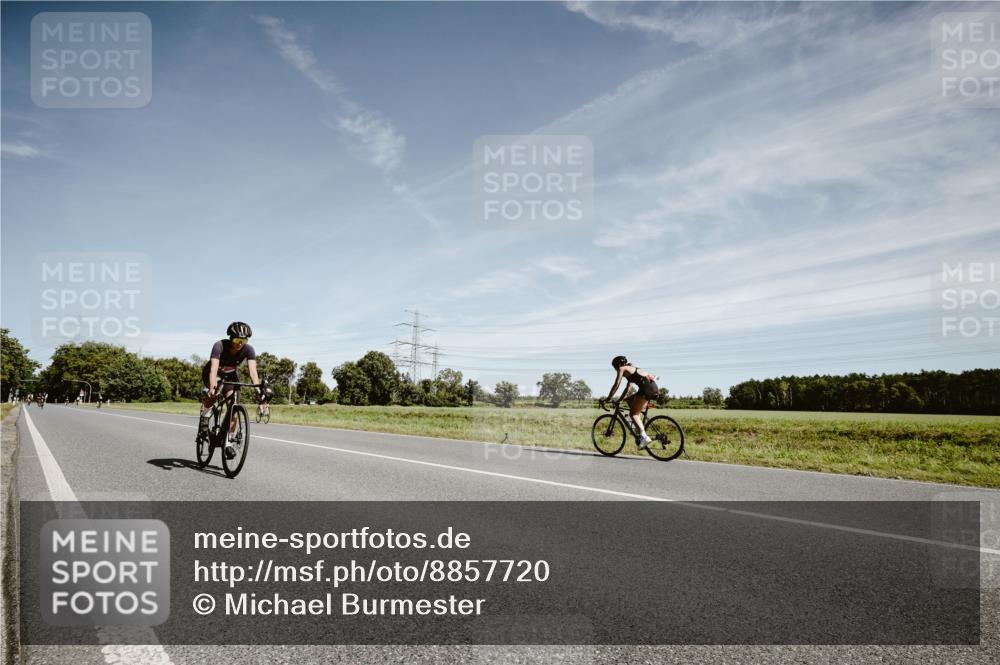 07.09.2025 - 19. Norderstedt Triathlon Michael Burmester http://msf.ph/oto/8857720 07.09.2025 12:26:56 Radfahren 1256 meine-sportfotos.de