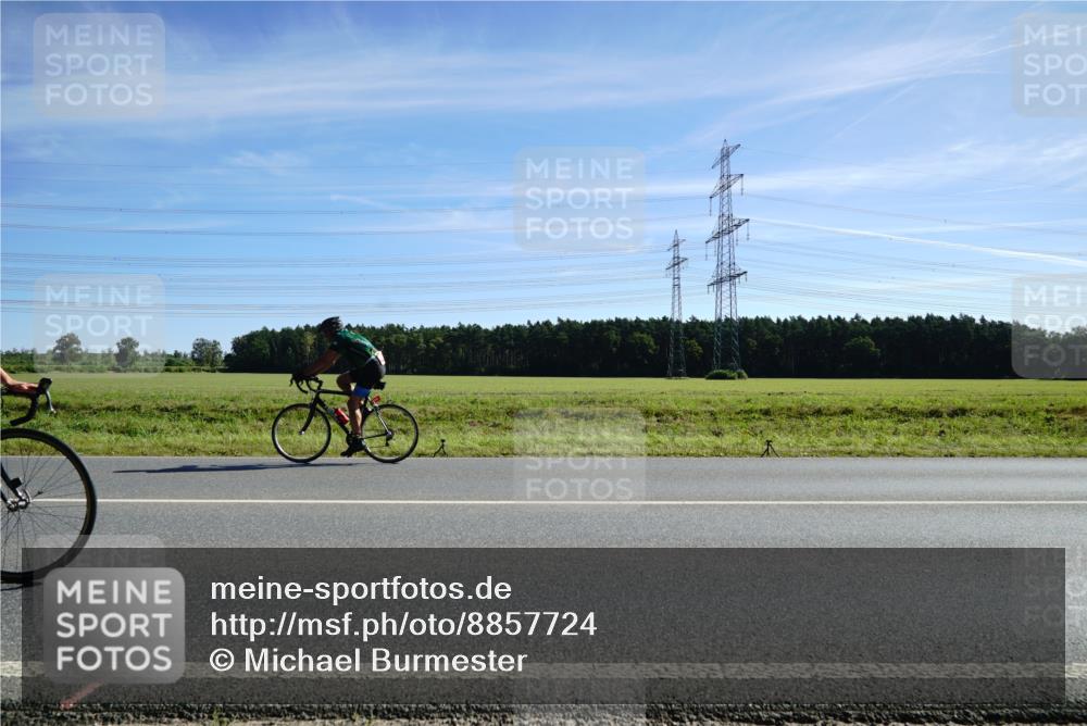 07.09.2025 - 19. Norderstedt Triathlon Michael Burmester http://msf.ph/oto/8857724 07.09.2025 11:22:59 Radfahren 199, 1155 meine-sportfotos.de