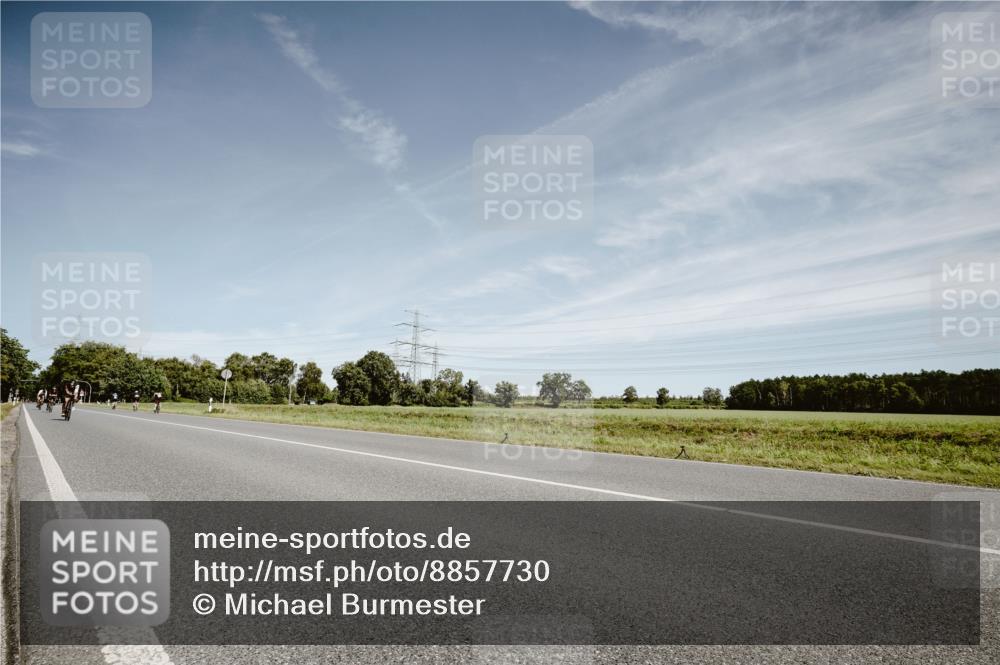 07.09.2025 - 19. Norderstedt Triathlon Michael Burmester http://msf.ph/oto/8857730 07.09.2025 12:27:00 Radfahren 1386 meine-sportfotos.de