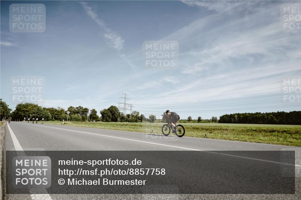 07.09.2025 - 19. Norderstedt Triathlon Michael Burmester http://msf.ph/oto/8857758 07.09.2025 12:27:16 Radfahren  meine-sportfotos.de