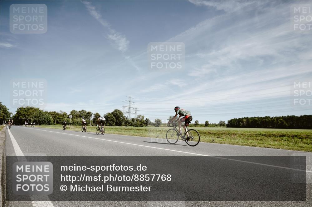 07.09.2025 - 19. Norderstedt Triathlon Michael Burmester http://msf.ph/oto/8857768 07.09.2025 12:27:19 Radfahren  meine-sportfotos.de