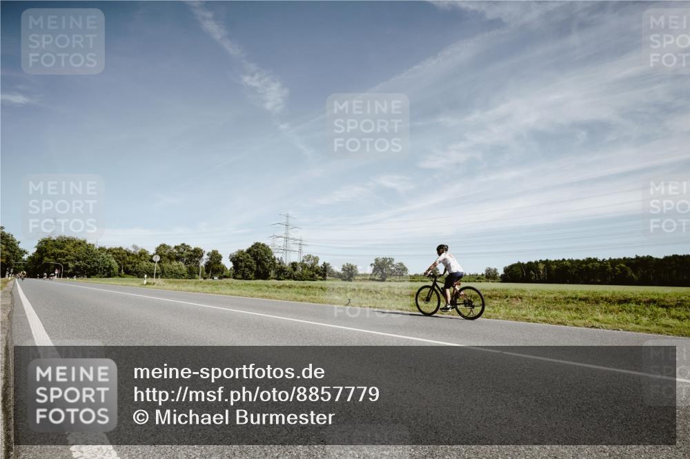 07.09.2025 - 19. Norderstedt Triathlon Michael Burmester http://msf.ph/oto/8857779 07.09.2025 12:27:28 Radfahren  meine-sportfotos.de