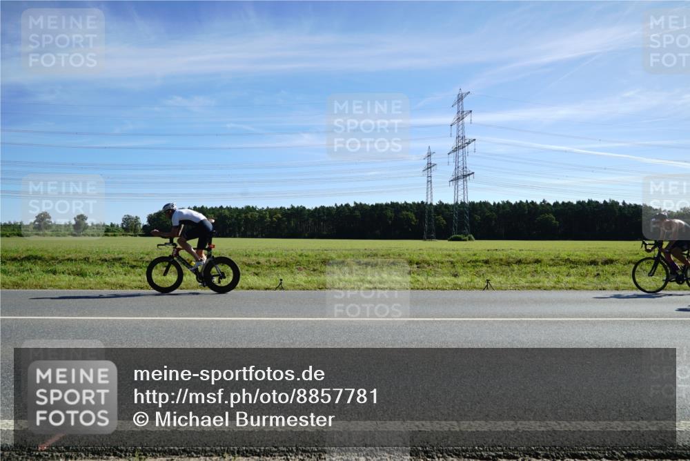 07.09.2025 - 19. Norderstedt Triathlon Michael Burmester http://msf.ph/oto/8857781 07.09.2025 11:23:51 Radfahren 1200 meine-sportfotos.de