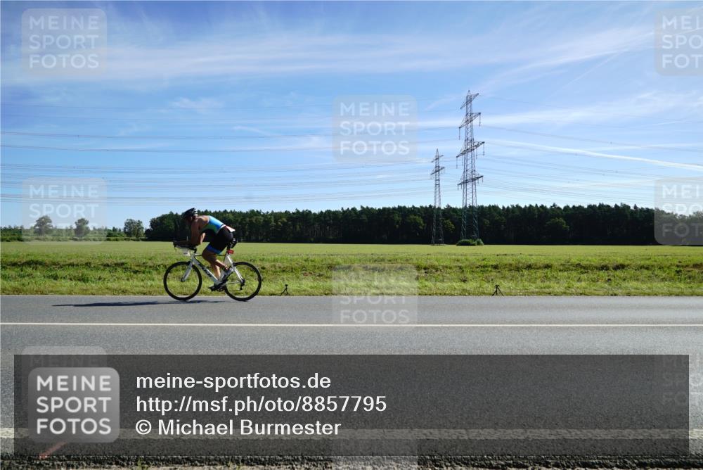 07.09.2025 - 19. Norderstedt Triathlon Michael Burmester http://msf.ph/oto/8857795 07.09.2025 11:24:00 Radfahren  meine-sportfotos.de
