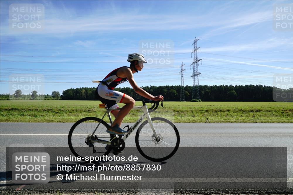 07.09.2025 - 19. Norderstedt Triathlon Michael Burmester http://msf.ph/oto/8857830 07.09.2025 11:24:15 Radfahren 1166, 1182, 1183 meine-sportfotos.de