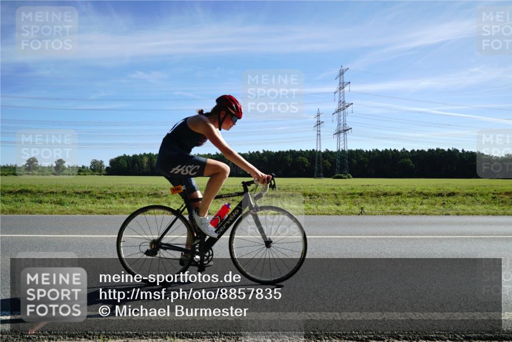 07.09.2025 - 19. Norderstedt Triathlon Michael Burmester http://msf.ph/oto/8857835 07.09.2025 11:24:17 Radfahren 1182, 1183 meine-sportfotos.de