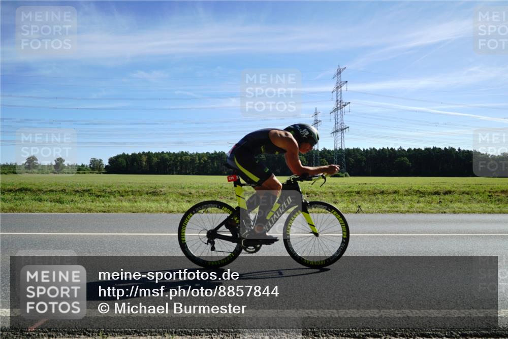 07.09.2025 - 19. Norderstedt Triathlon Michael Burmester http://msf.ph/oto/8857844 07.09.2025 11:24:24 Radfahren 225 meine-sportfotos.de