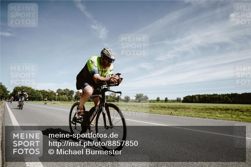 07.09.2025 - 19. Norderstedt Triathlon Michael Burmester http://msf.ph/oto/8857850 07.09.2025 12:28:01 Radfahren 732, 1237, 1376 meine-sportfotos.de