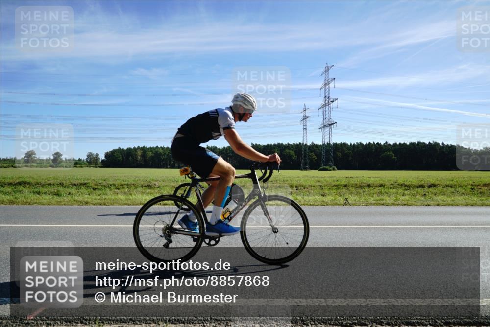 07.09.2025 - 19. Norderstedt Triathlon Michael Burmester http://msf.ph/oto/8857868 07.09.2025 11:24:44 Radfahren 1206, 1323 meine-sportfotos.de