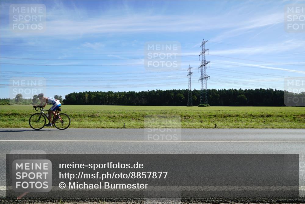 07.09.2025 - 19. Norderstedt Triathlon Michael Burmester http://msf.ph/oto/8857877 07.09.2025 11:24:46 Radfahren 1206, 1323 meine-sportfotos.de