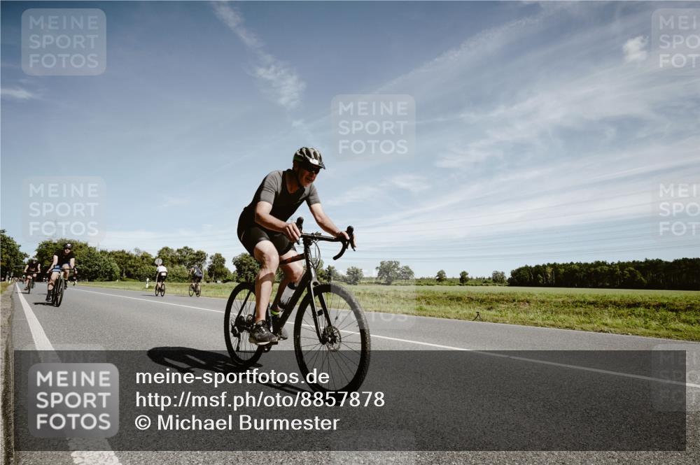 07.09.2025 - 19. Norderstedt Triathlon Michael Burmester http://msf.ph/oto/8857878 07.09.2025 12:28:10 Radfahren 171, 728, 735, 752, 1264 meine-sportfotos.de