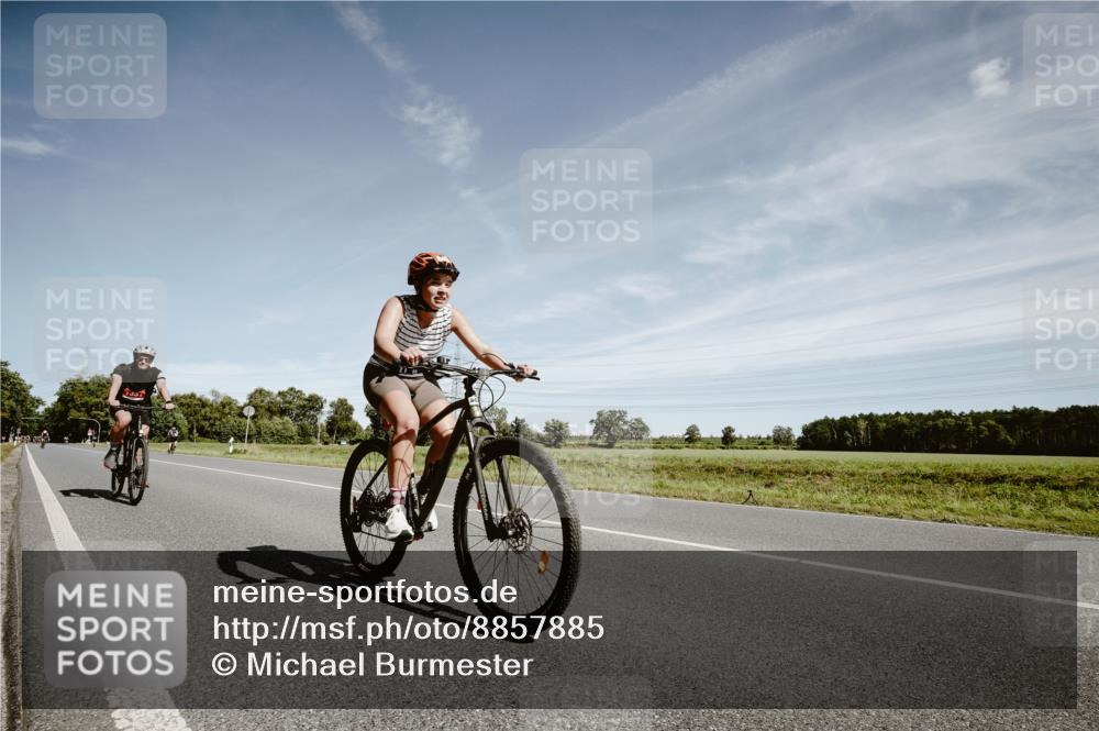 07.09.2025 - 19. Norderstedt Triathlon Michael Burmester http://msf.ph/oto/8857885 07.09.2025 12:28:13 Radfahren 728, 752, 1264, 1331 meine-sportfotos.de