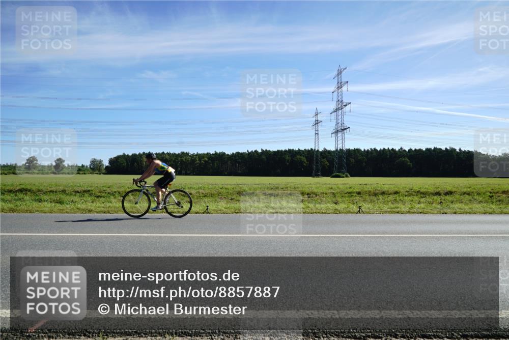 07.09.2025 - 19. Norderstedt Triathlon Michael Burmester http://msf.ph/oto/8857887 07.09.2025 11:24:52 Radfahren 1257 meine-sportfotos.de