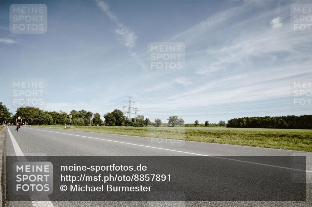 07.09.2025 - 19. Norderstedt Triathlon Michael Burmester http://msf.ph/oto/8857891 07.09.2025 12:28:19 Radfahren 141 meine-sportfotos.de