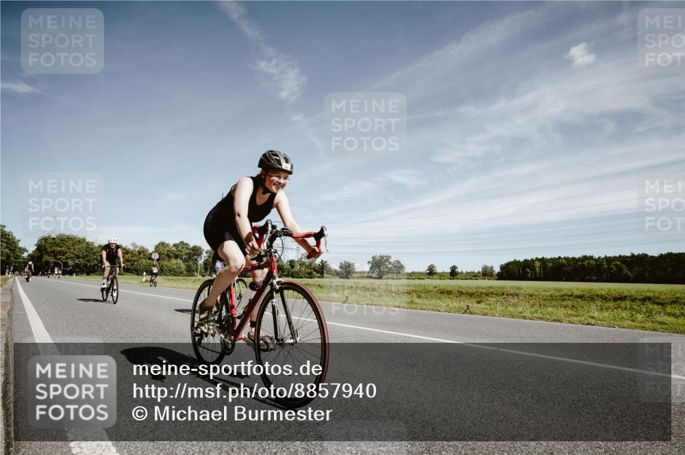 07.09.2025 - 19. Norderstedt Triathlon Michael Burmester http://msf.ph/oto/8857940 07.09.2025 12:28:35 Radfahren 262, 696, 780, 858, 1213, 1214, 1329 meine-sportfotos.de