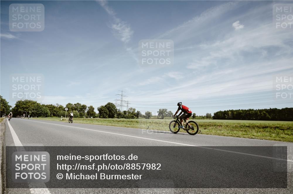 07.09.2025 - 19. Norderstedt Triathlon Michael Burmester http://msf.ph/oto/8857982 07.09.2025 12:28:51 Radfahren 1364 meine-sportfotos.de