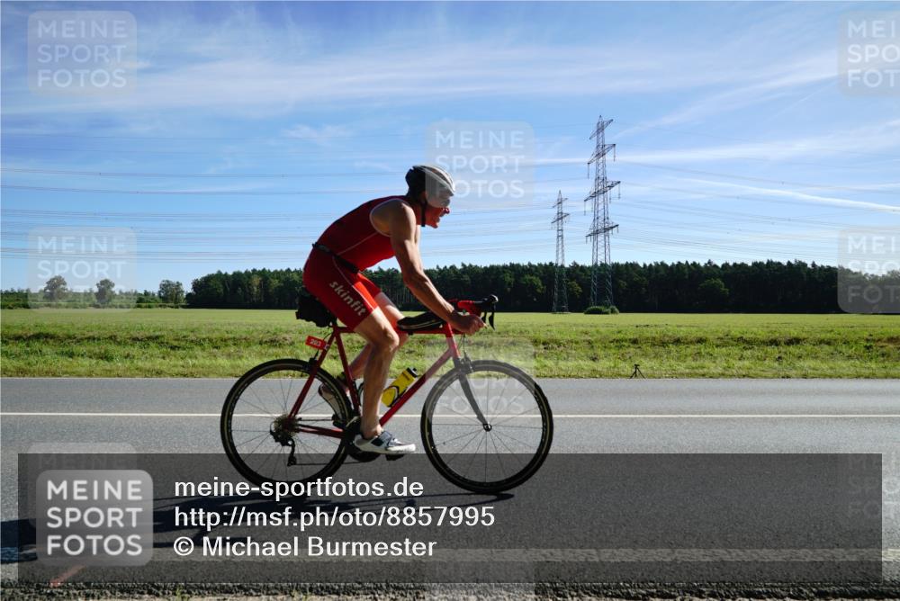 07.09.2025 - 19. Norderstedt Triathlon Michael Burmester http://msf.ph/oto/8857995 07.09.2025 11:26:10 Radfahren 203, 1187, 1383 meine-sportfotos.de