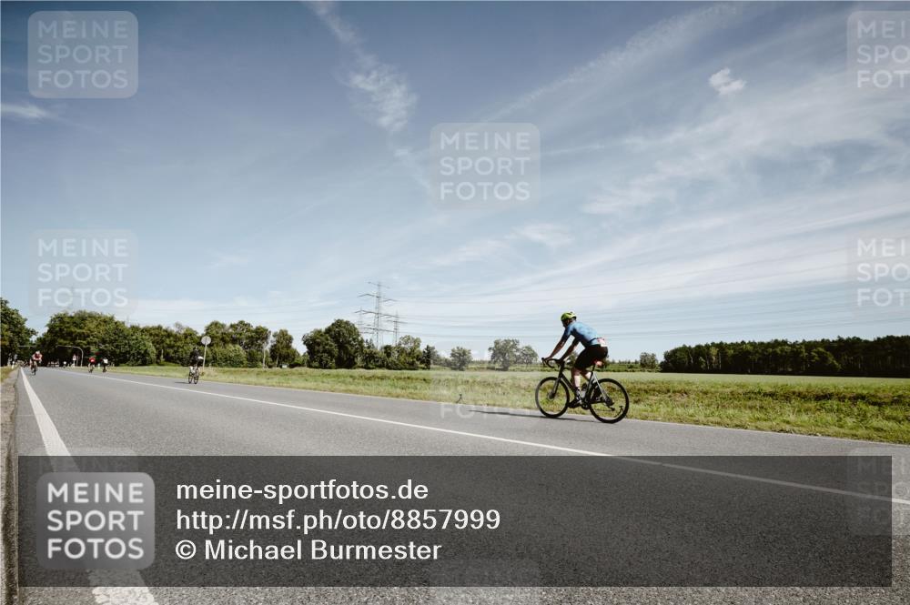 07.09.2025 - 19. Norderstedt Triathlon Michael Burmester http://msf.ph/oto/8857999 07.09.2025 12:28:57 Radfahren 265 meine-sportfotos.de