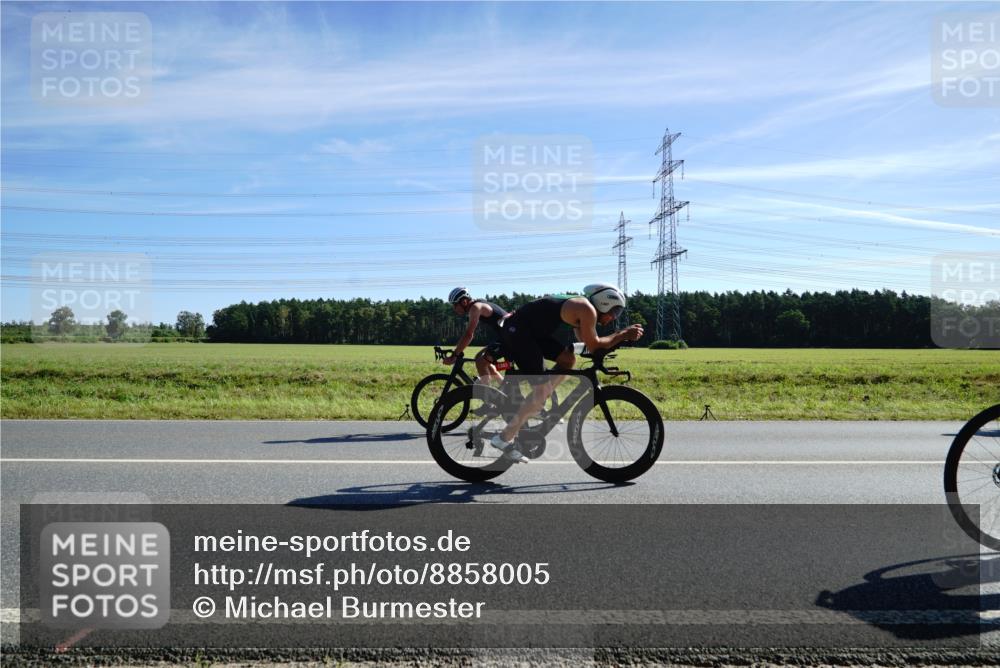 07.09.2025 - 19. Norderstedt Triathlon Michael Burmester http://msf.ph/oto/8858005 07.09.2025 11:26:13 Radfahren 203, 1187, 1383 meine-sportfotos.de