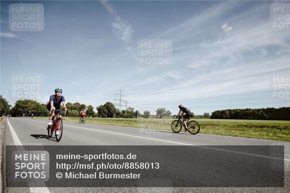 07.09.2025 - 19. Norderstedt Triathlon Michael Burmester http://msf.ph/oto/8858013 07.09.2025 12:29:05 Radfahren 851, 1345 meine-sportfotos.de