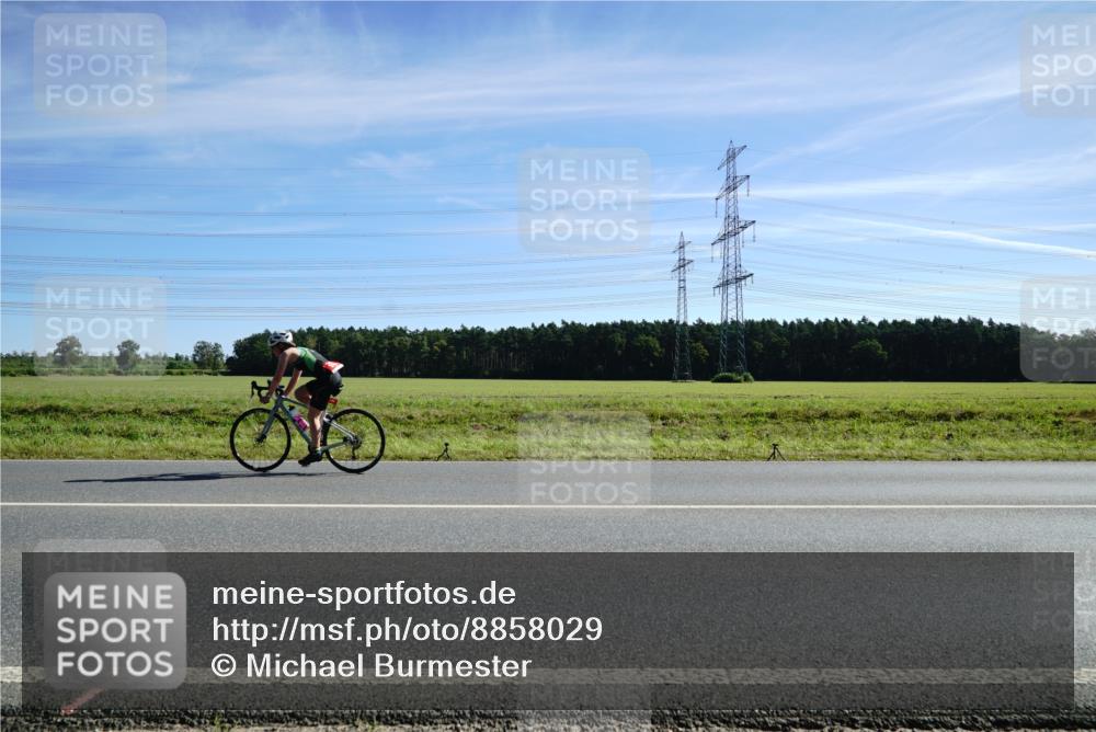 07.09.2025 - 19. Norderstedt Triathlon Michael Burmester http://msf.ph/oto/8858029 07.09.2025 11:26:19 Radfahren  meine-sportfotos.de