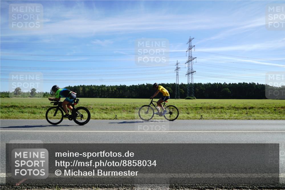 07.09.2025 - 19. Norderstedt Triathlon Michael Burmester http://msf.ph/oto/8858034 07.09.2025 11:26:21 Radfahren  meine-sportfotos.de