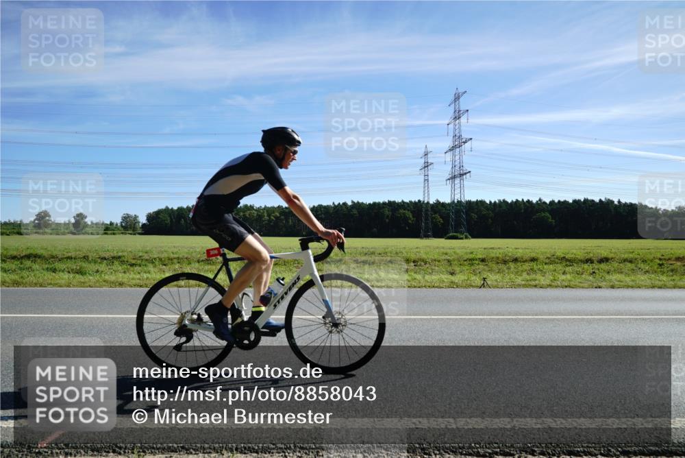 07.09.2025 - 19. Norderstedt Triathlon Michael Burmester http://msf.ph/oto/8858043 07.09.2025 11:26:29 Radfahren 306 meine-sportfotos.de