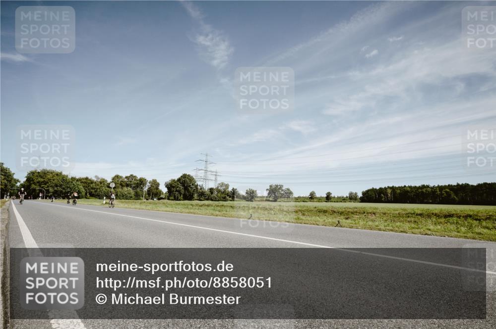 07.09.2025 - 19. Norderstedt Triathlon Michael Burmester http://msf.ph/oto/8858051 07.09.2025 12:29:24 Radfahren 266, 750 meine-sportfotos.de